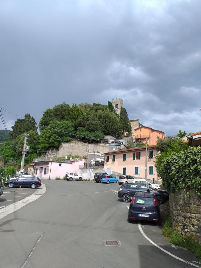 Casa Di Vecchio Borgo Villa Sarzana Bagian luar foto